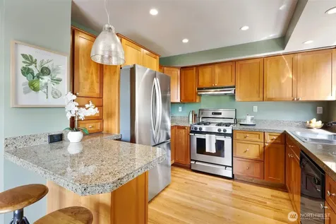 1812 N 39th Seattle WA 98103