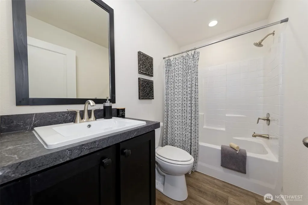 2371 E Crestview Drive Shelton WA 98584