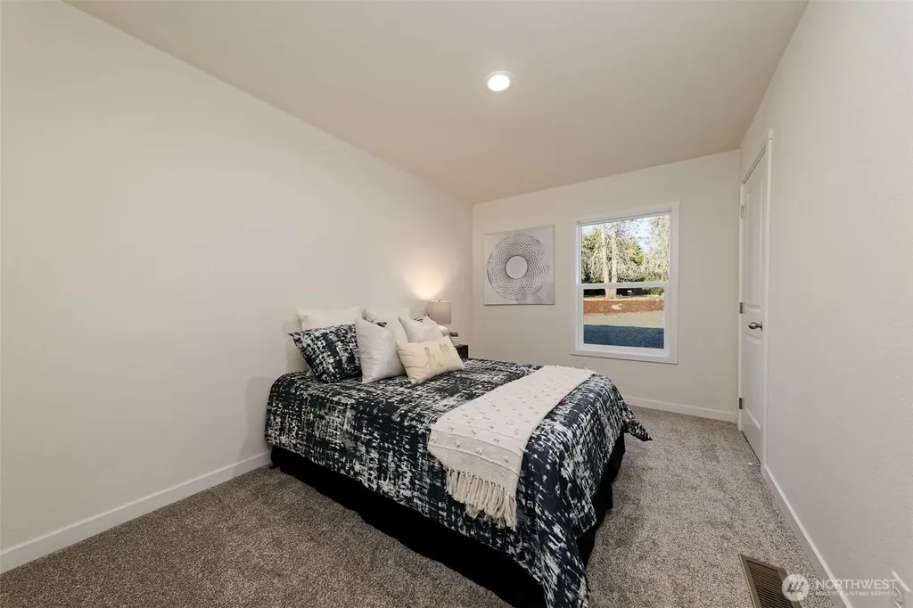 2371 E Crestview Drive Shelton WA 98584