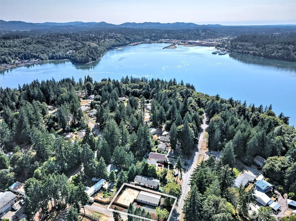 2371 E Crestview Drive Shelton WA 98584