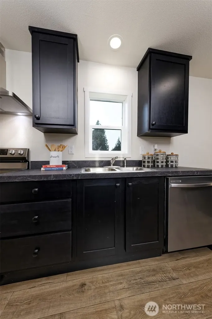 2371 E Crestview Drive Shelton WA 98584