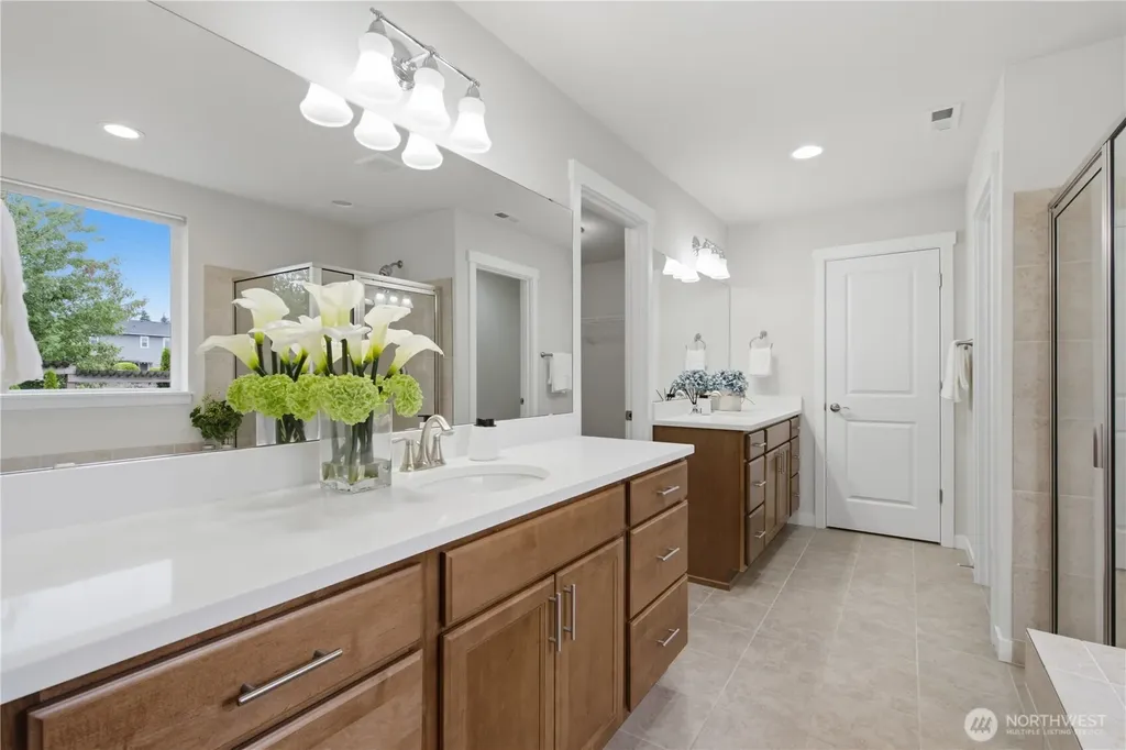 12929 136th Ct NE Kirkland WA 98034