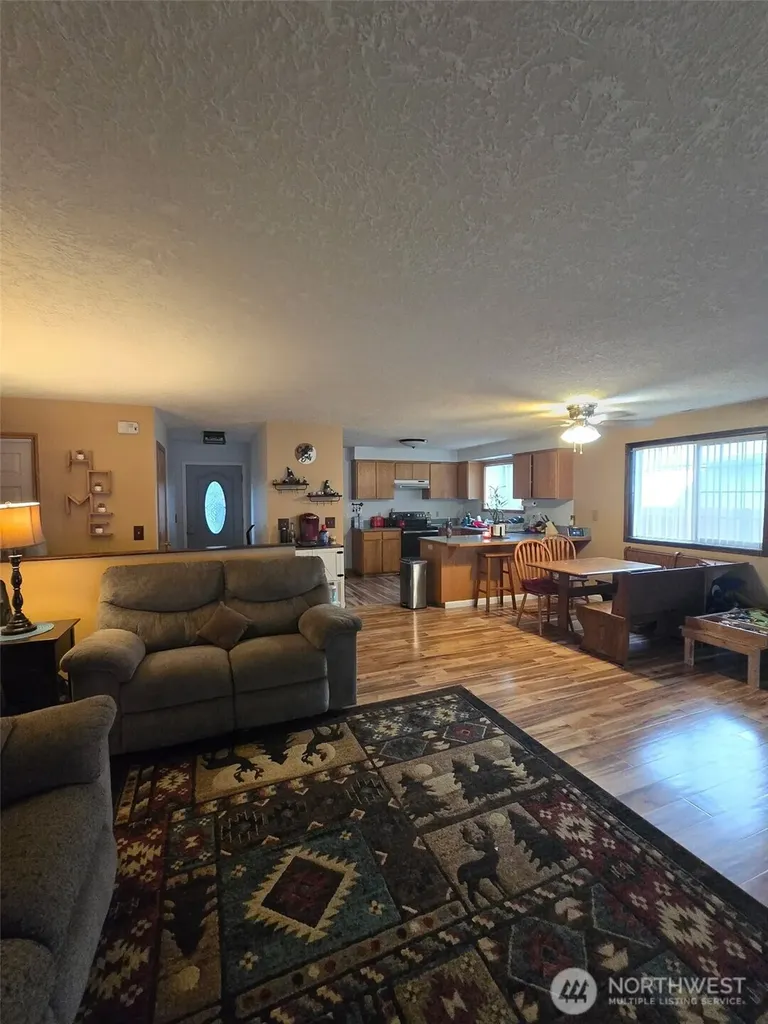 4236 Pennsylvania Longview WA 98632