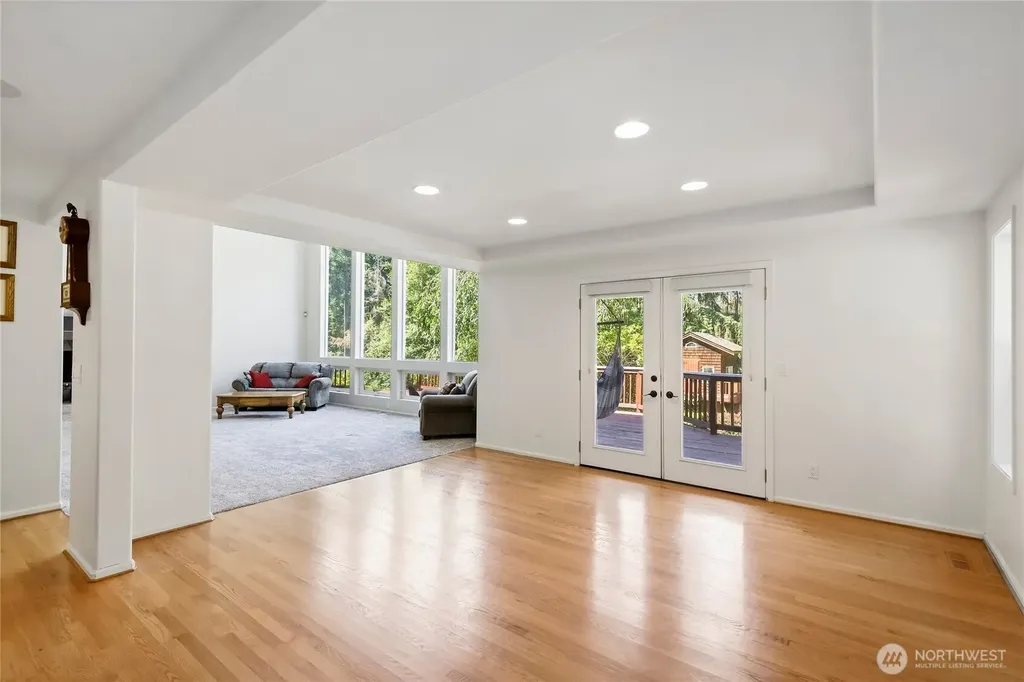 4997 SW Old Clifton Road Port Orchard WA 98367