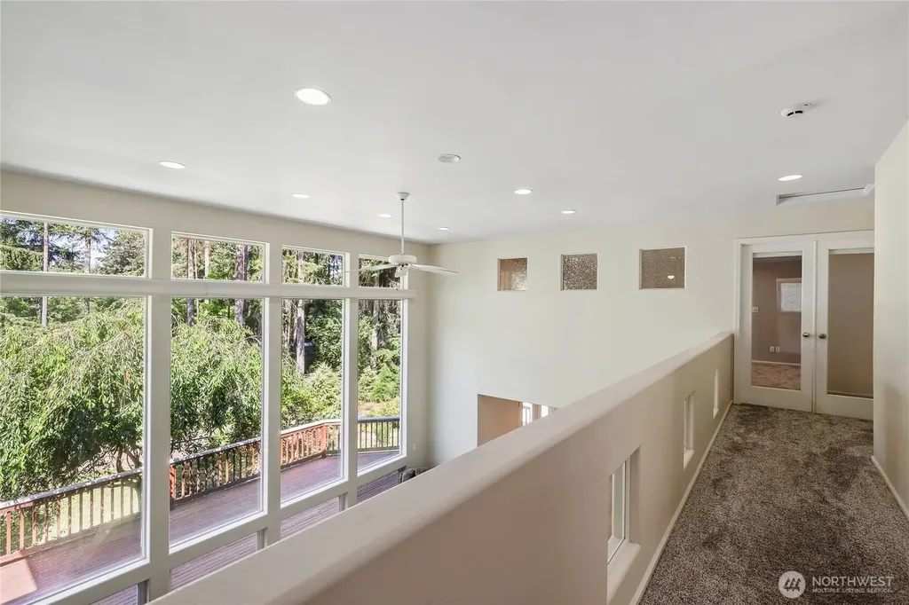 4997 SW Old Clifton Road Port Orchard WA 98367