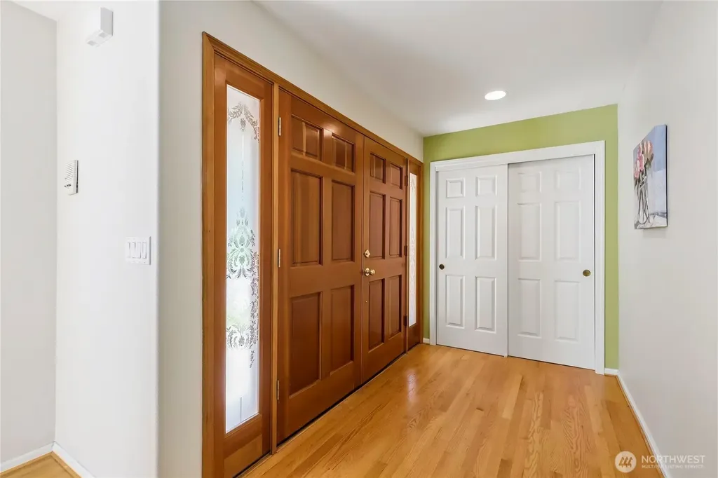 4997 SW Old Clifton Road Port Orchard WA 98367