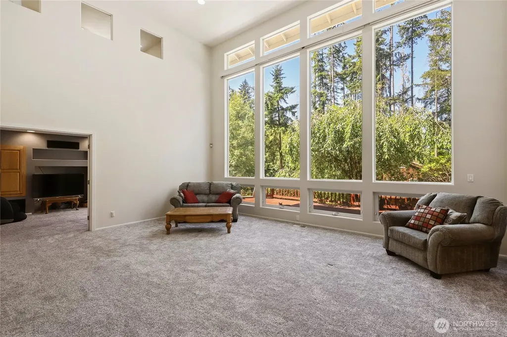 4997 SW Old Clifton Road Port Orchard WA 98367