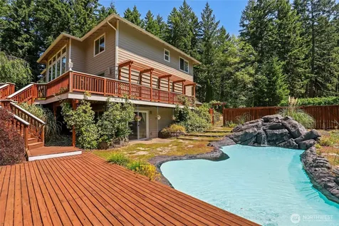 4997 SW Old Clifton Road Port Orchard WA 98367