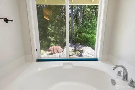 4997 SW Old Clifton Road Port Orchard WA 98367