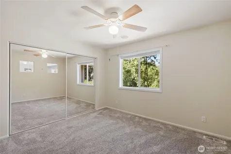 4997 SW Old Clifton Road Port Orchard WA 98367