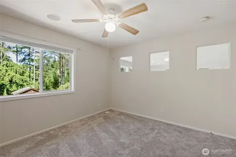 4997 SW Old Clifton Road Port Orchard WA 98367