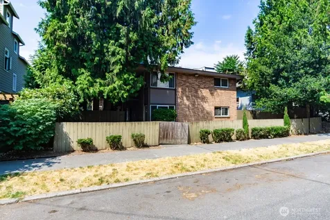 2211 Franklin Avenue E Seattle WA 98102