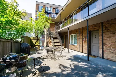 2211 Franklin Avenue E Seattle WA 98102