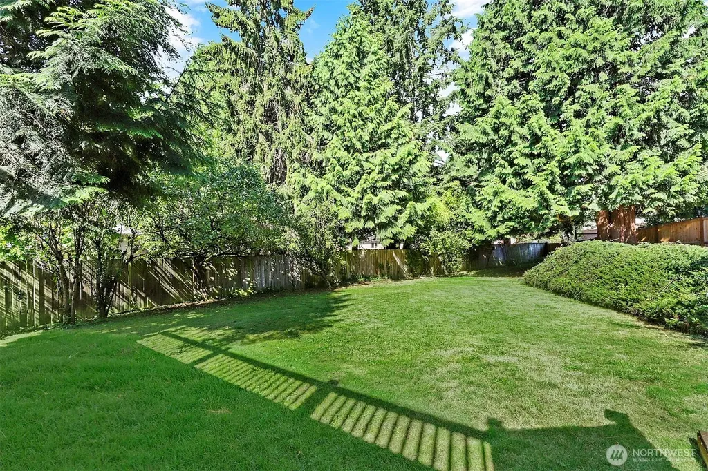 12116 NE 137th Place Kirkland WA 98034