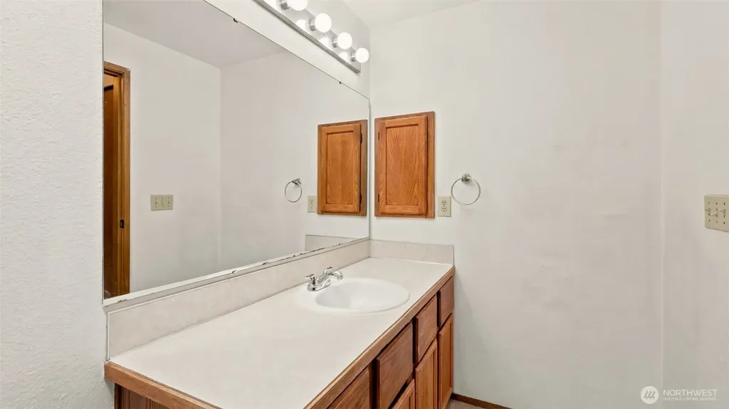 24931 109th Place SE Kent WA 98030