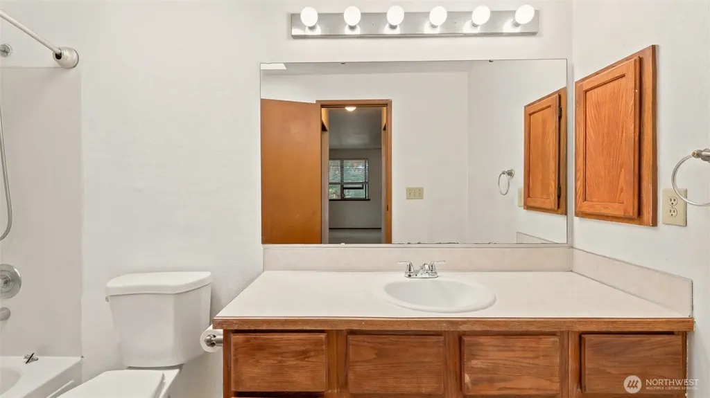 24931 109th Place SE Kent WA 98030