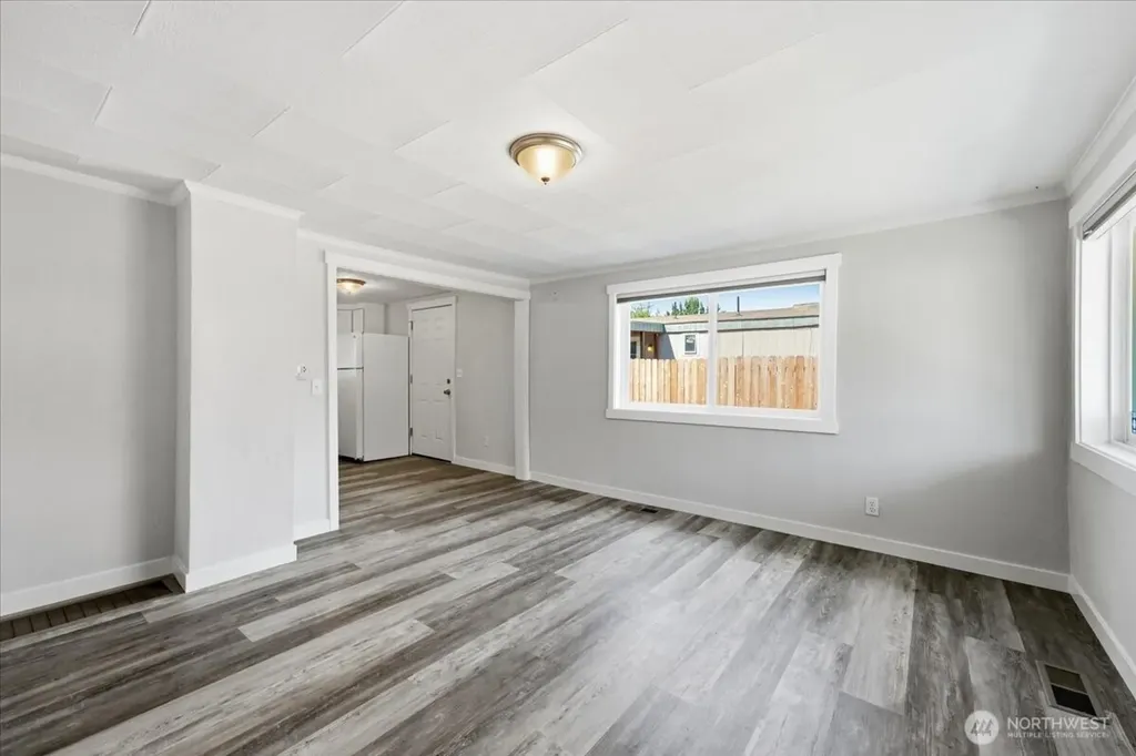 119 W Gibson Avenue Chelan WA 98816