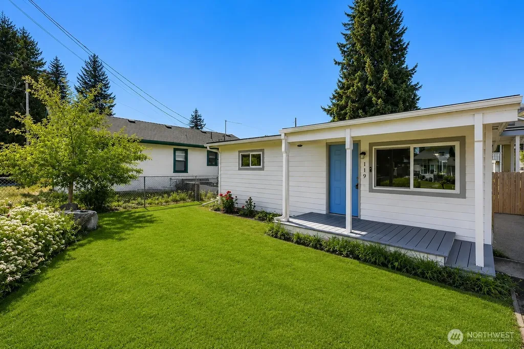 119 W Gibson Avenue Chelan WA 98816