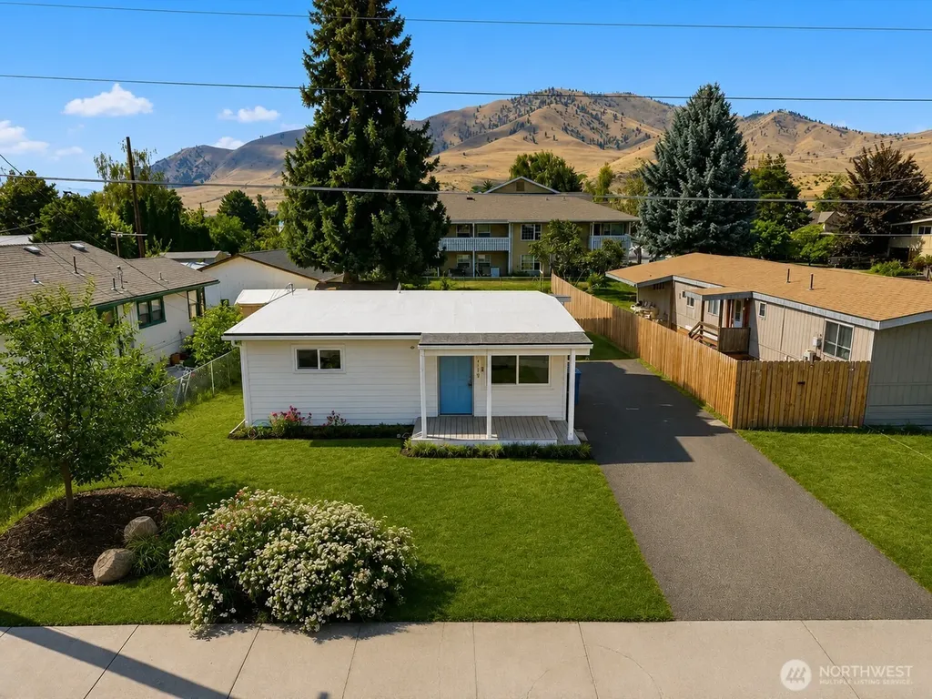 119 W Gibson Avenue Chelan WA 98816