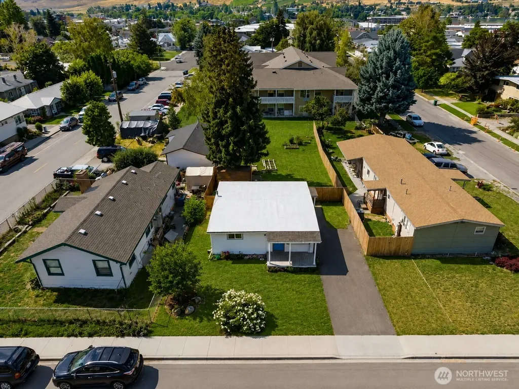 119 W Gibson Avenue Chelan WA 98816