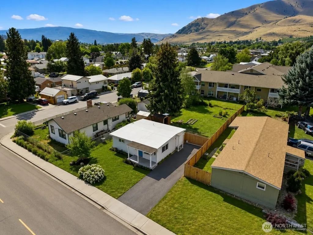 119 W Gibson Avenue Chelan WA 98816