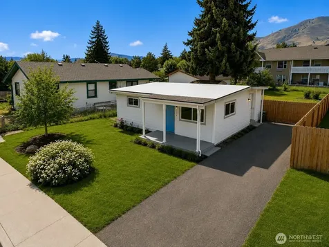 119 W Gibson Avenue Chelan WA 98816