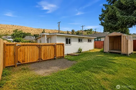 119 W Gibson Avenue Chelan WA 98816