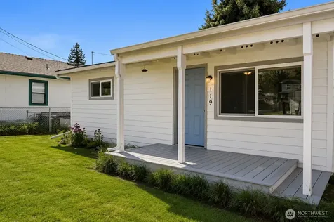 119 W Gibson Avenue Chelan WA 98816