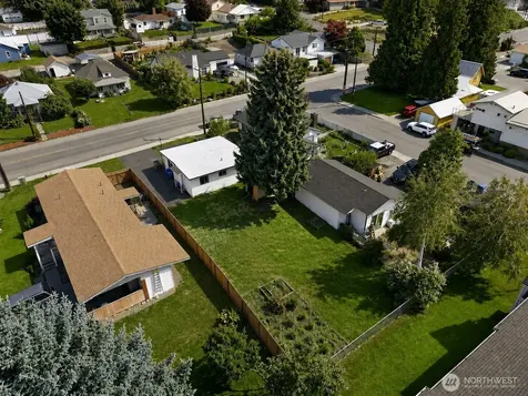 119 W Gibson Avenue Chelan WA 98816