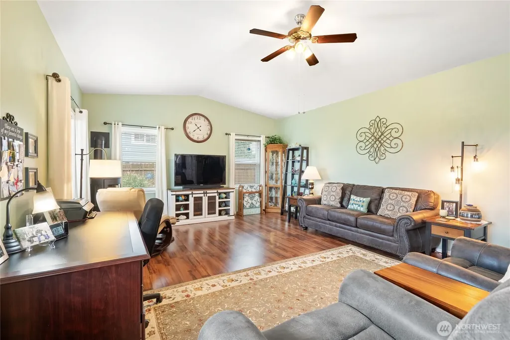 101 S 16th Street Elma WA 98541