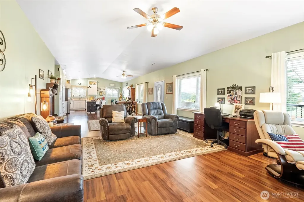 101 S 16th Street Elma WA 98541