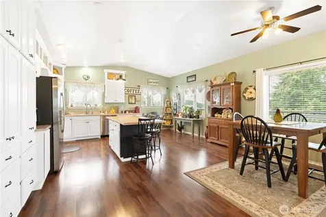 101 S 16th Street Elma WA 98541