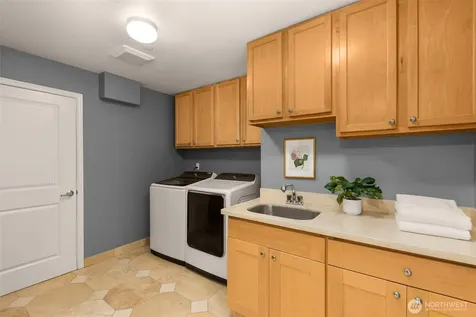 15110 SE 53rd Place Bellevue WA 98006