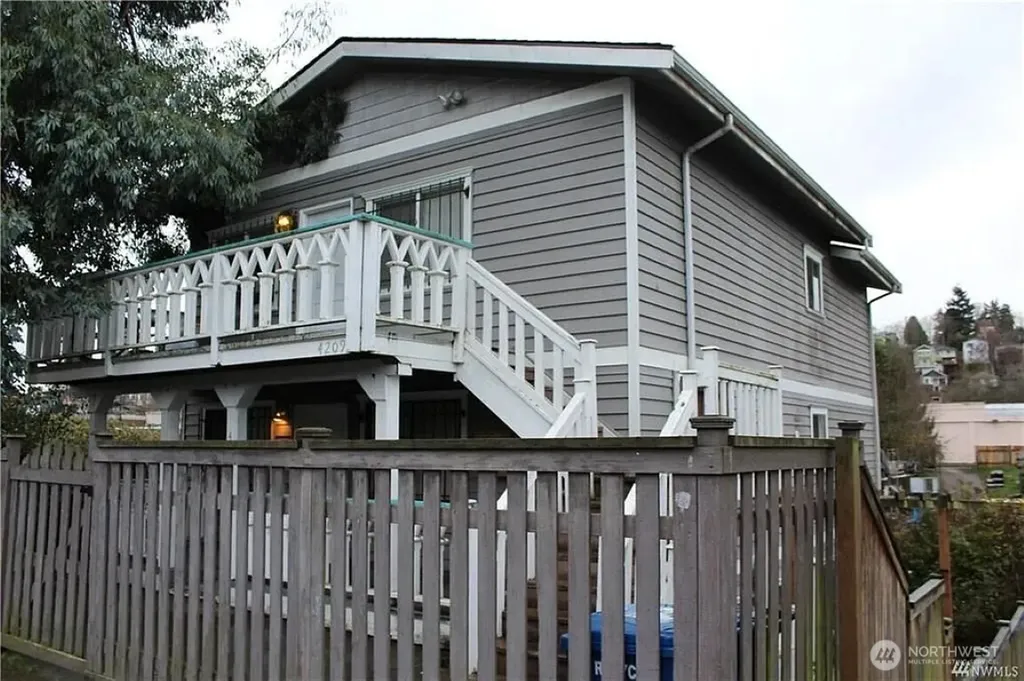 4209 37th Avenue S Seattle WA 98118