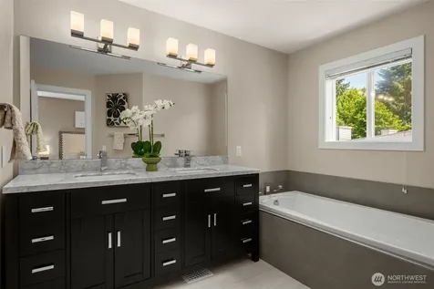 104 9th Lane Kirkland WA 98033