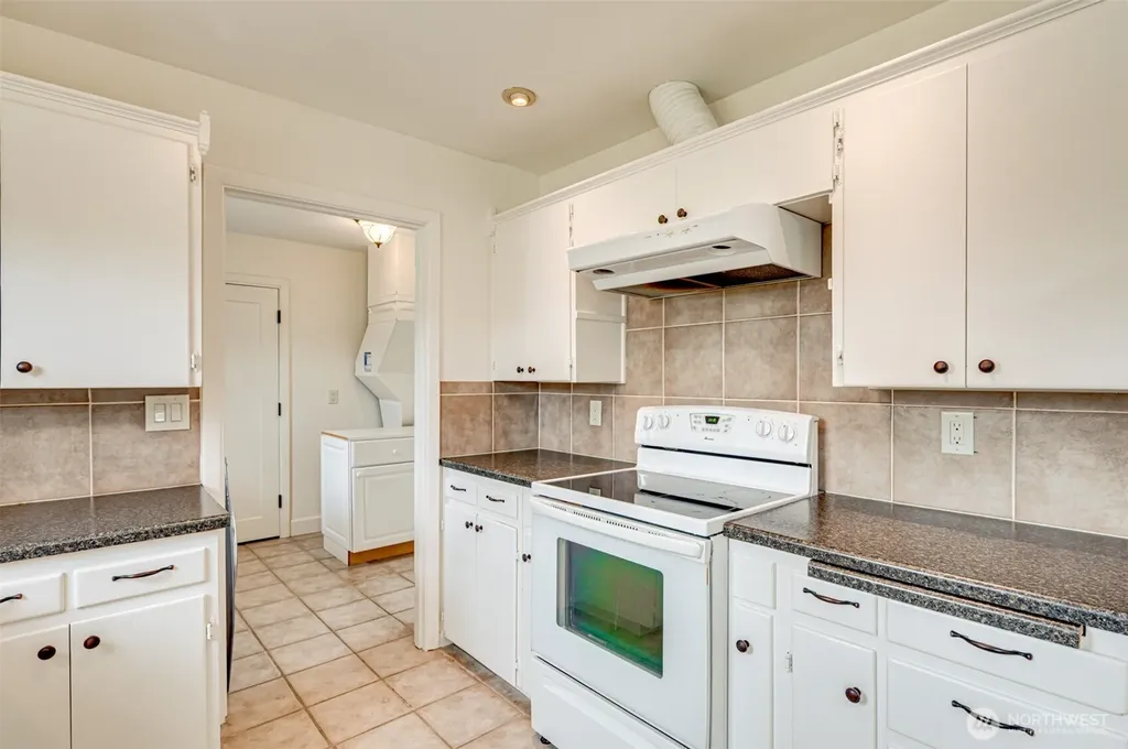 813 N 16th Avenue Kelso WA 98626