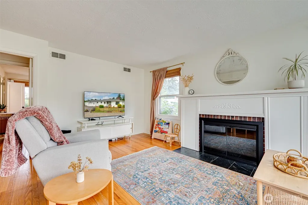 813 N 16th Avenue Kelso WA 98626
