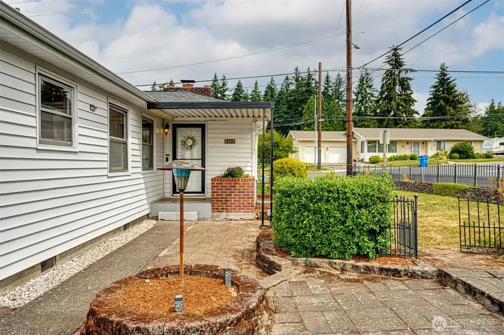 813 N 16th Avenue Kelso WA 98626