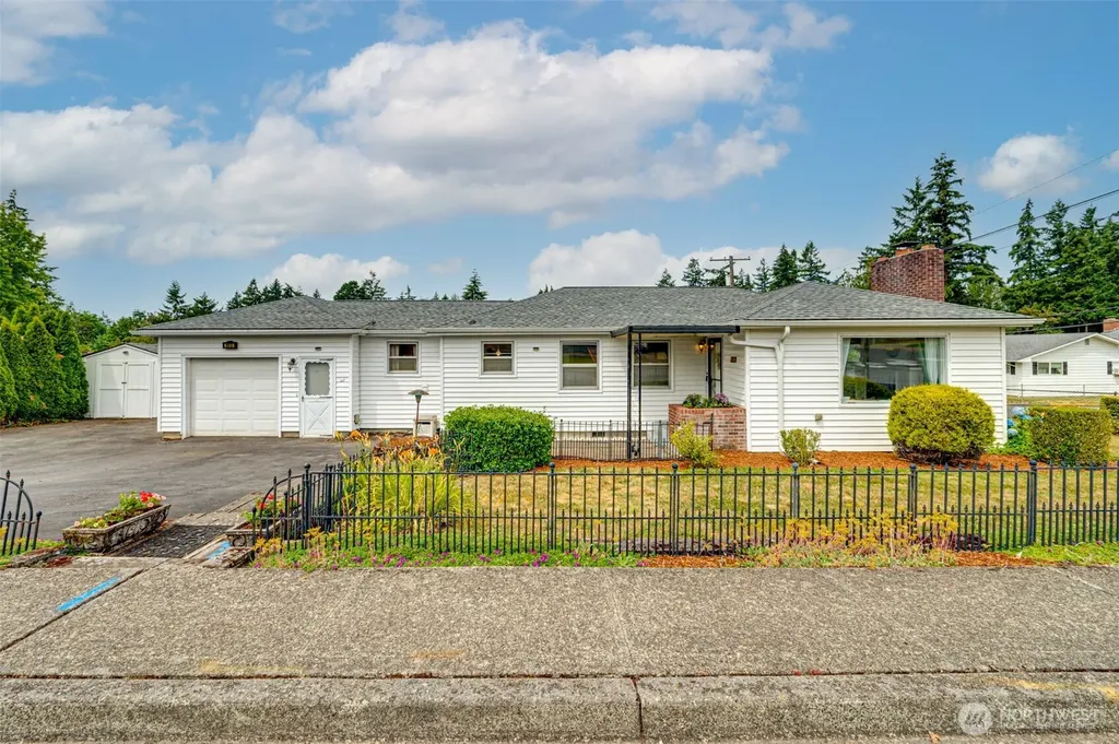 813 N 16th Avenue Kelso WA 98626