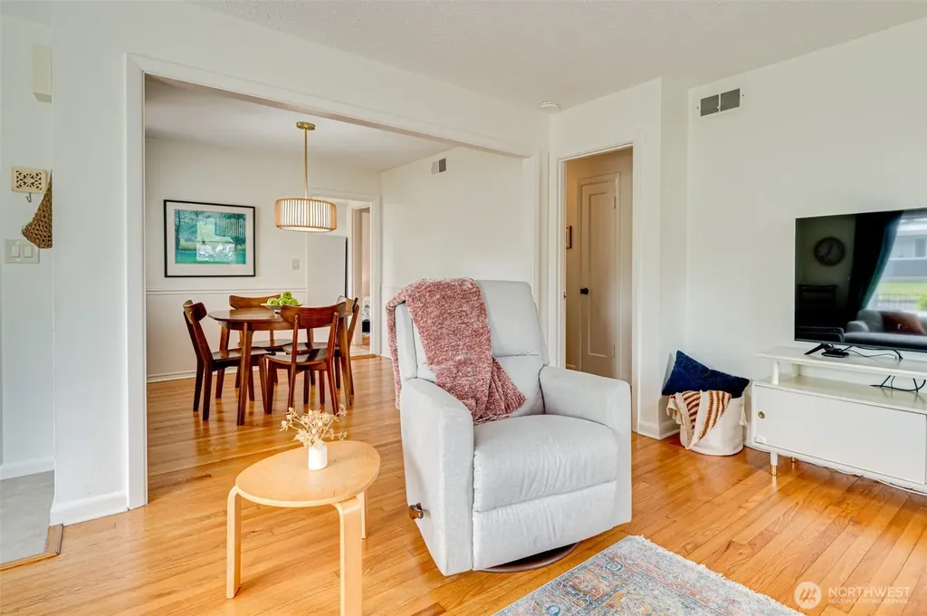 813 N 16th Avenue Kelso WA 98626