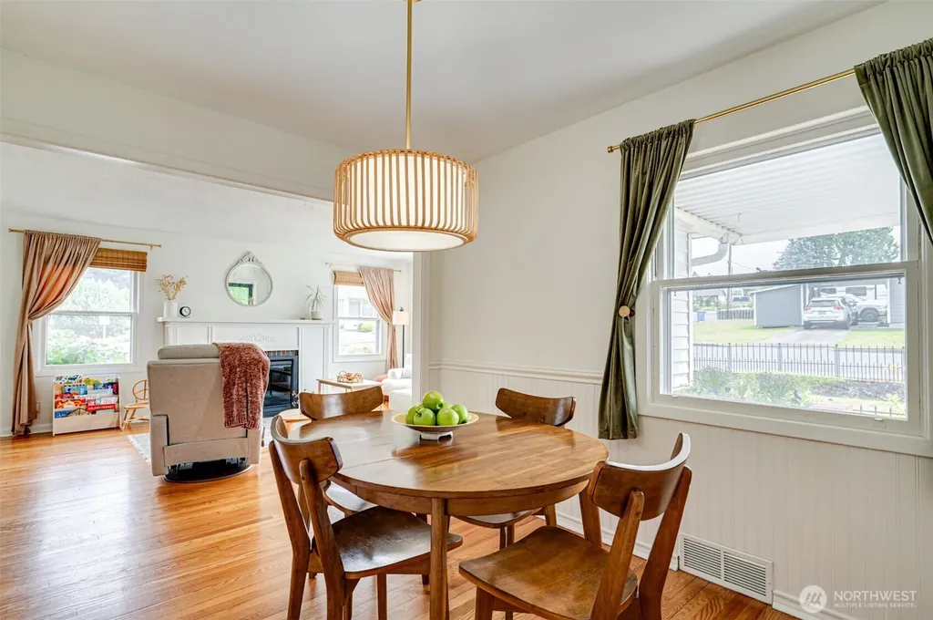 813 N 16th Avenue Kelso WA 98626