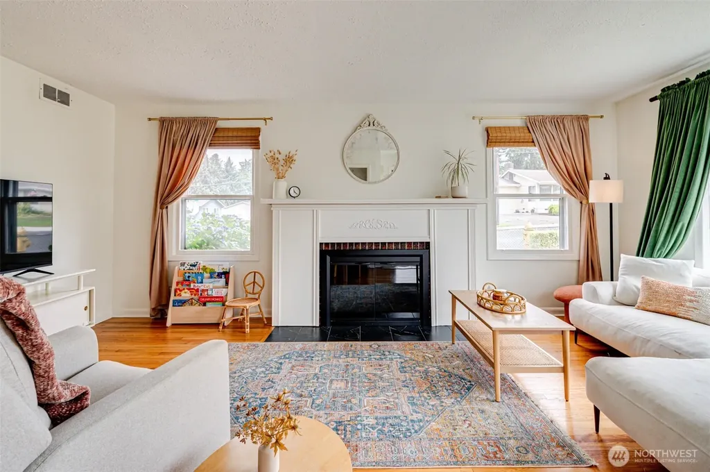 813 N 16th Avenue Kelso WA 98626