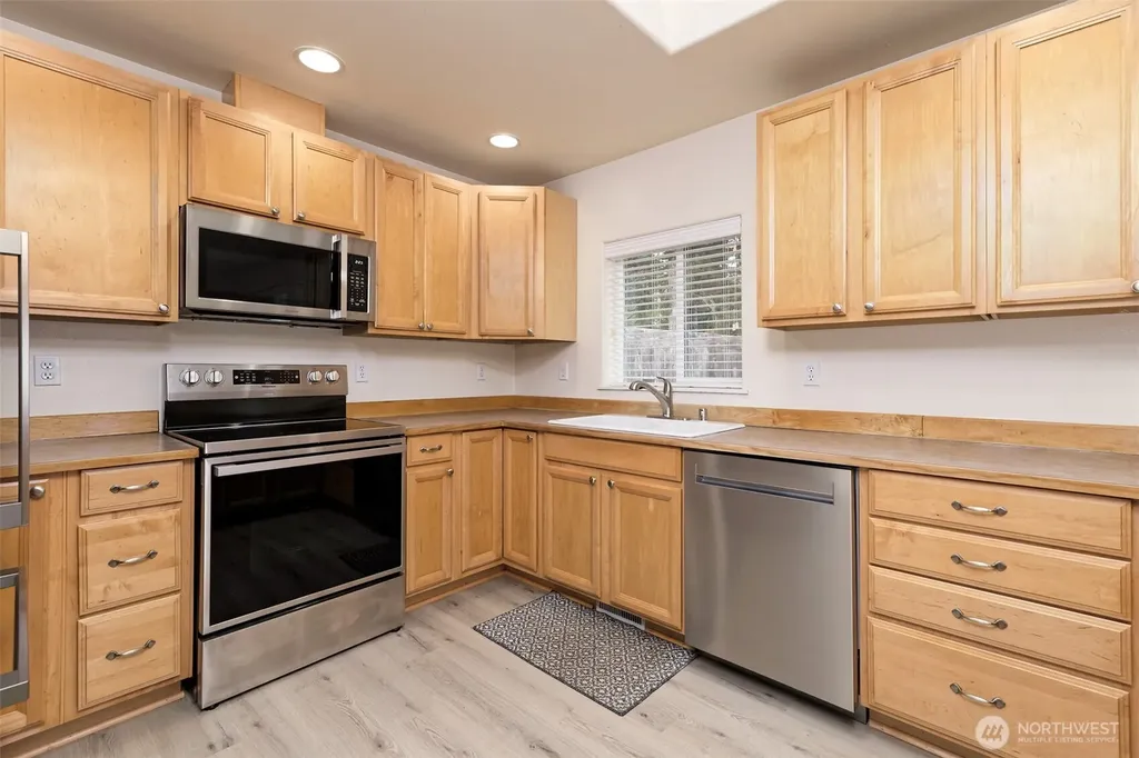 30 E Larch Place Shelton WA 98584