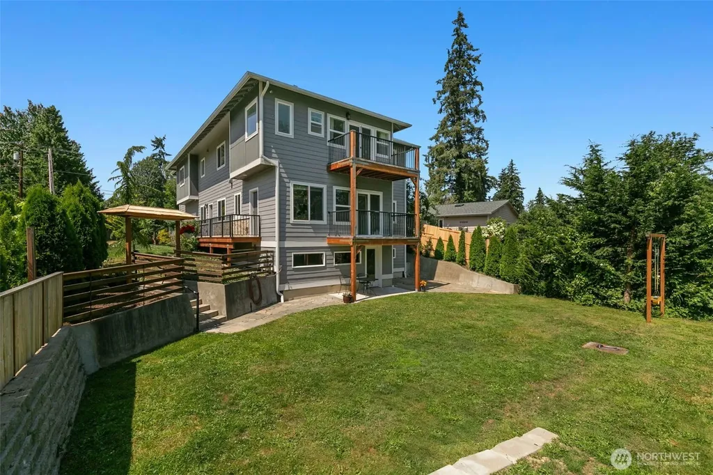 4608 223 Street SW Mountlake Terrace WA 98043
