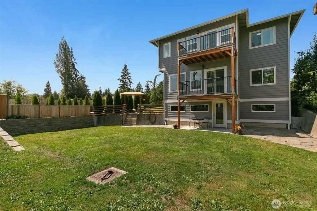 4608 223 Street SW Mountlake Terrace WA 98043