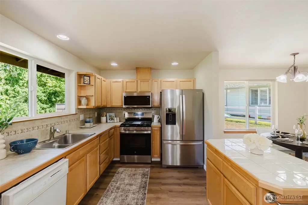 19741 12th Avenue NE Poulsbo WA 98370