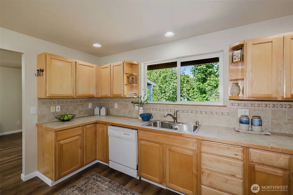 19741 12th Avenue NE Poulsbo WA 98370