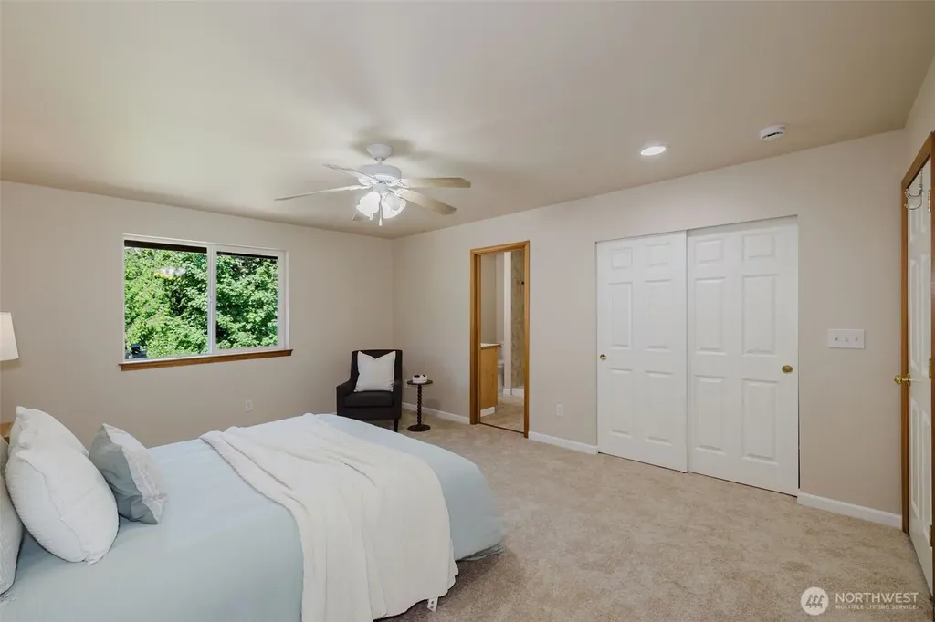 19741 12th Avenue NE Poulsbo WA 98370