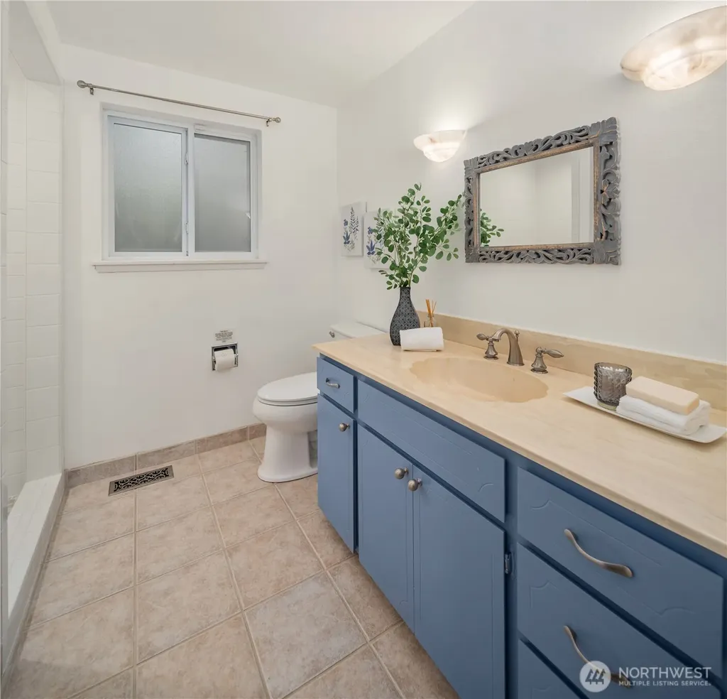 4301 72nd Avenue W University Place WA 98466