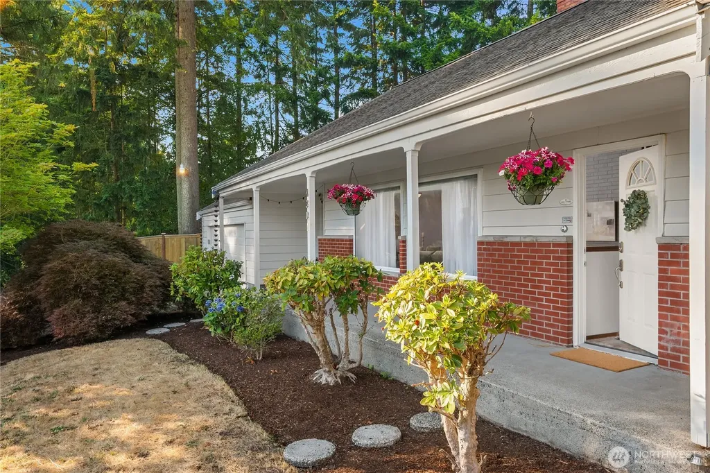 4301 72nd Avenue W University Place WA 98466